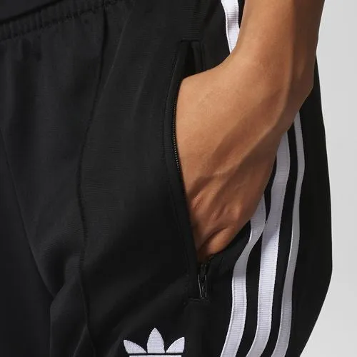 Sure! Here’s an optimized title for the Adidas Originals Supergirl Track Pants:

Adidas Originals Supergirl Womens Black Track Pants - Stylish Athletic Trousers for Comfort and Performance

Feel free to adjust it further based on your specific marketing needs!