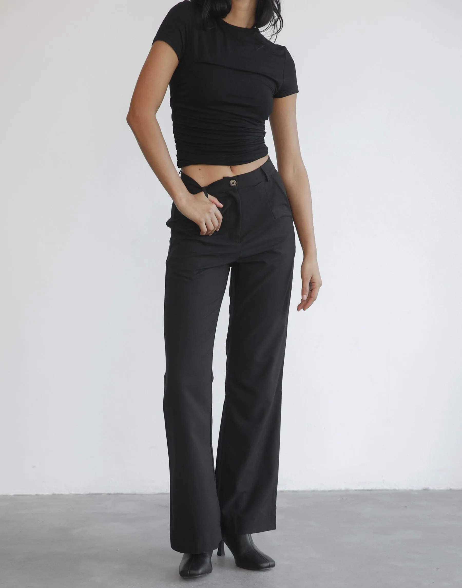 Essence Pants (Black)