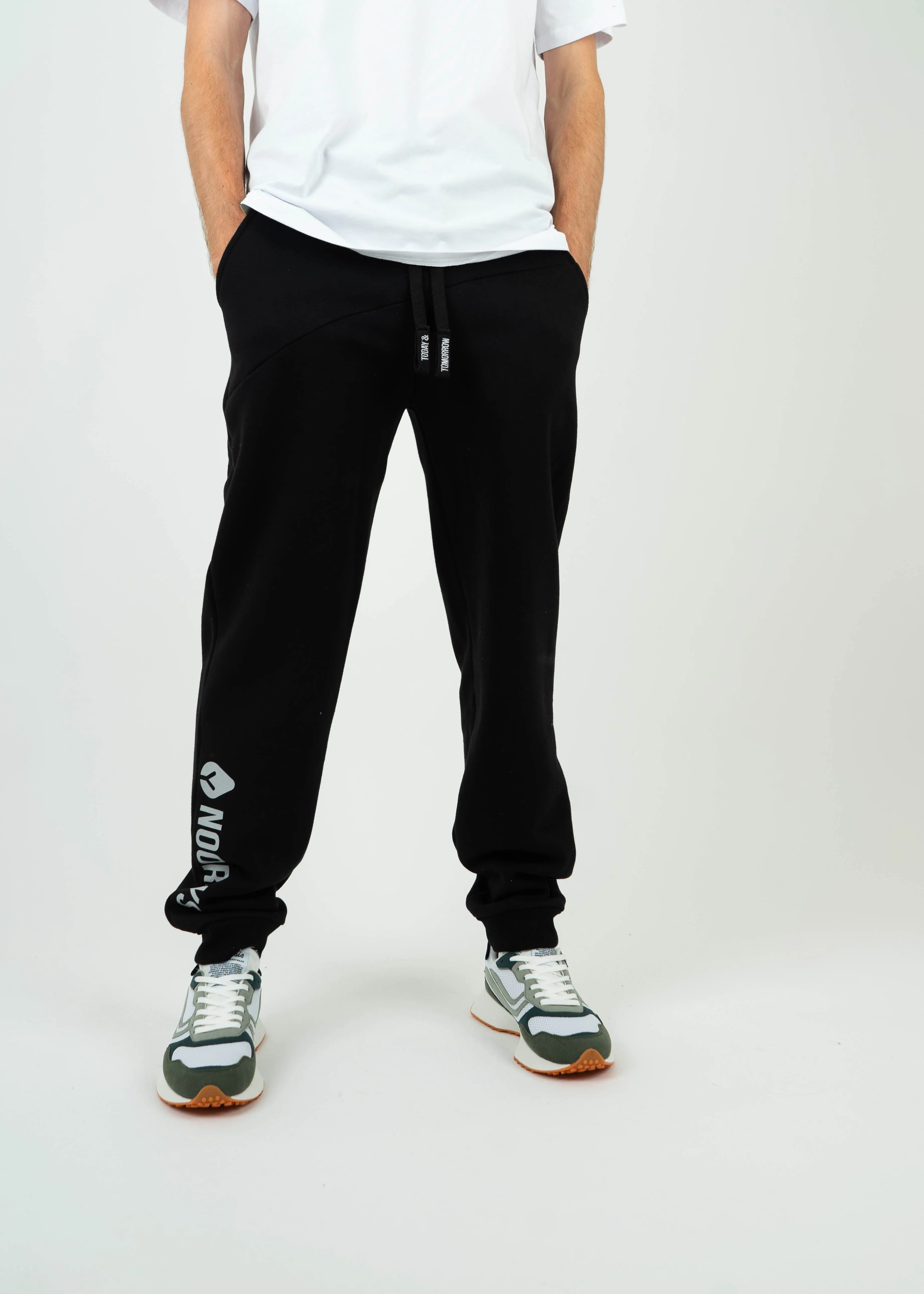 Jogginghose LOOSIG Black/SmokedPearl