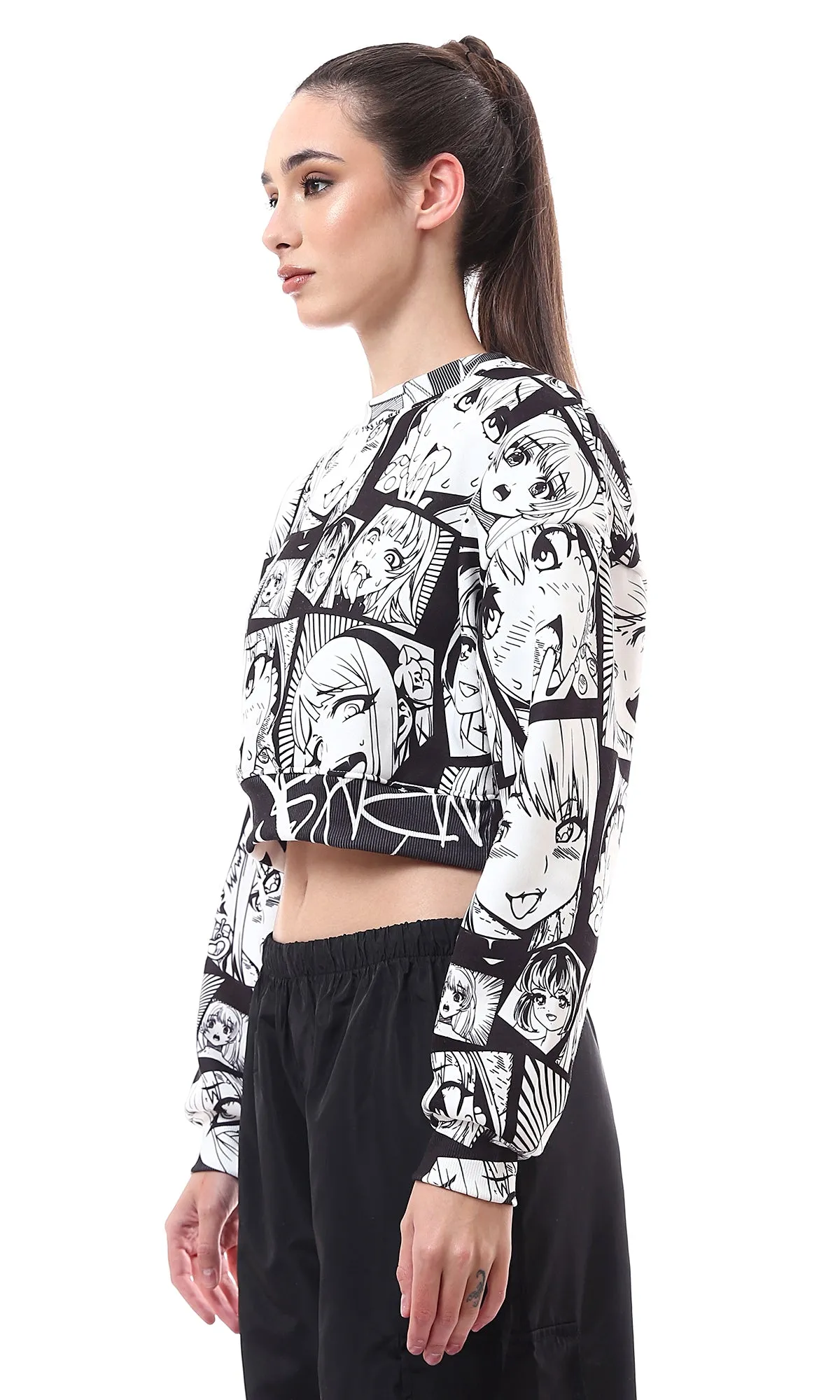 O173047 Black & White Patterned Cropped Sweatshirt With Hem