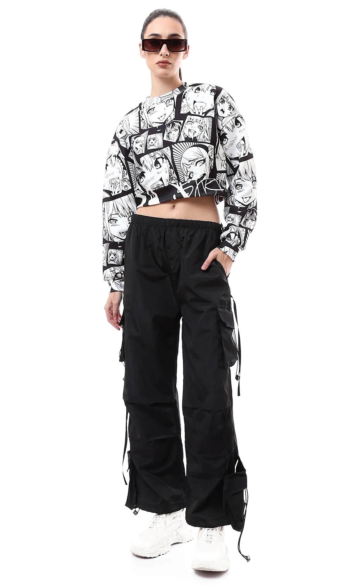 O173047 Black & White Patterned Cropped Sweatshirt With Hem